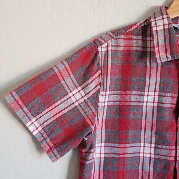 CAT Caterpillar Plaid Button Up Short Sleeve Shirt Red Size Men's Medium Casual - Picture 5 of 10